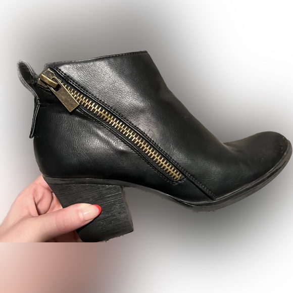 Shoes - Black Booties